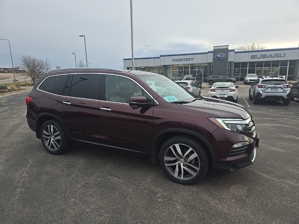 2016 Honda Pilot Touring's photo