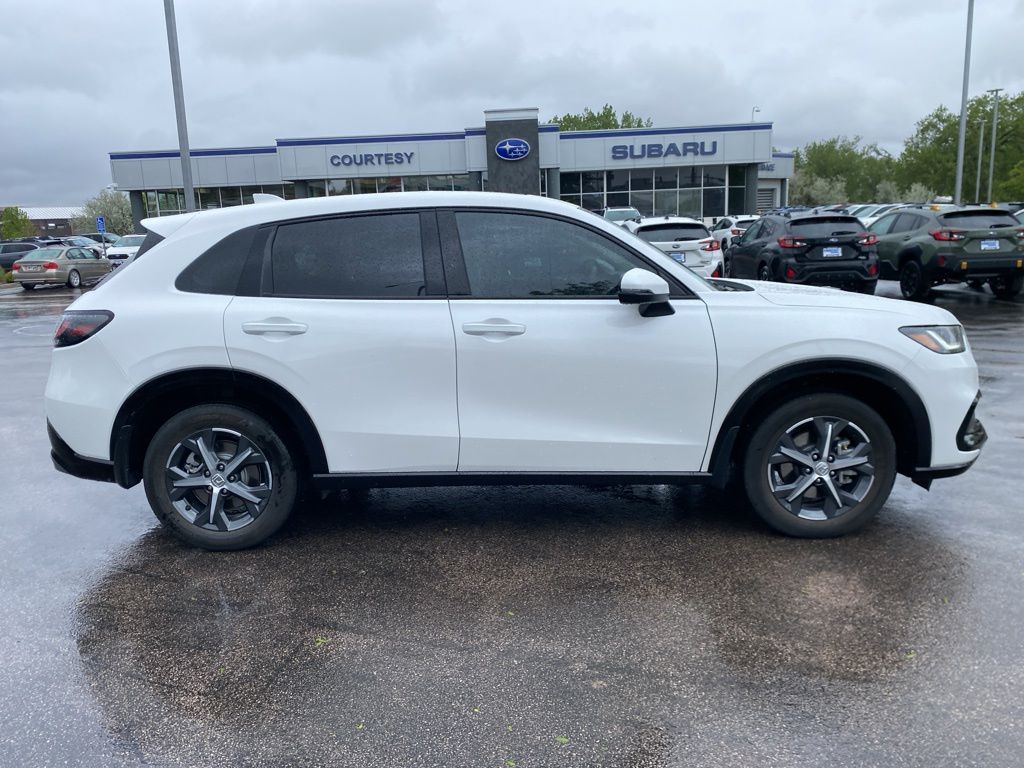 2025 Honda HR-V EX-L AWD's photo