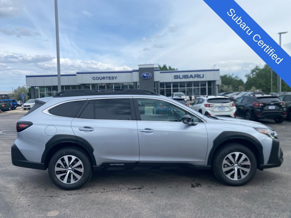 2025 Subaru Outback Premium's photo