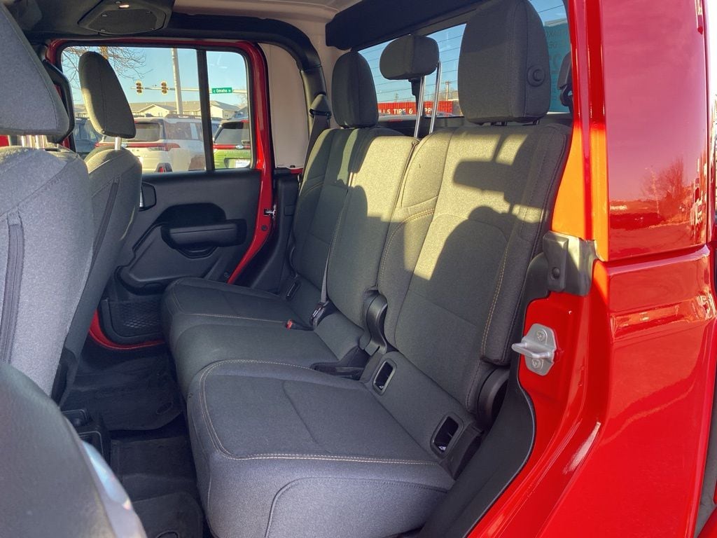 2024 Jeep Gladiator Nighthawk - Photo 7