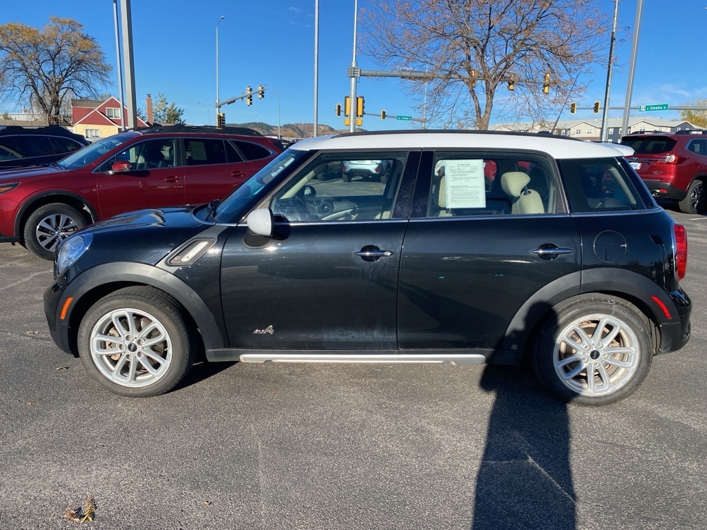 2016 Mini Cooper S ALL4 photo 4