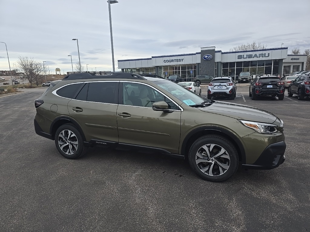 2022 Subaru Outback Limited's photo