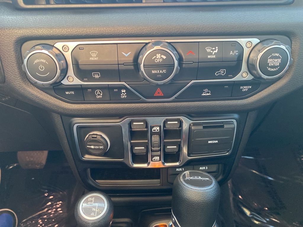 2024 Jeep Gladiator Nighthawk - Photo 10