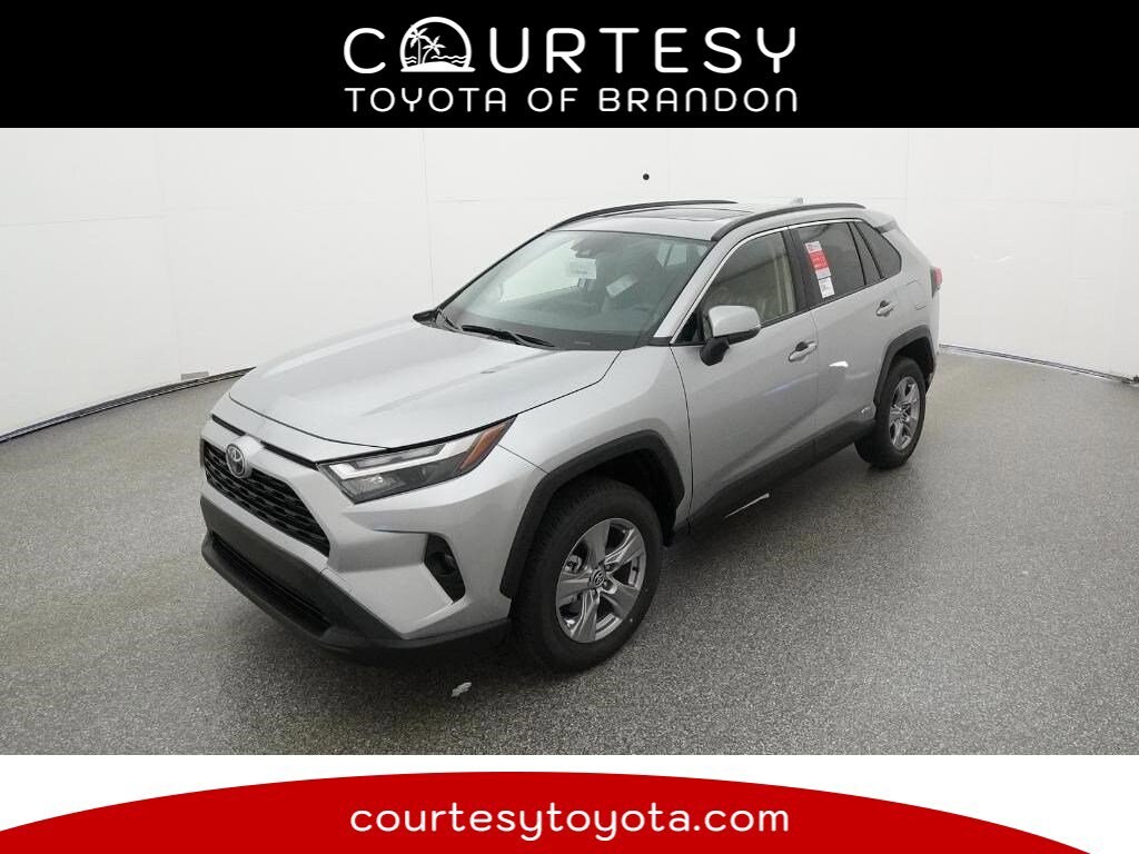 2025 Toyota RAV4 XLE's photo
