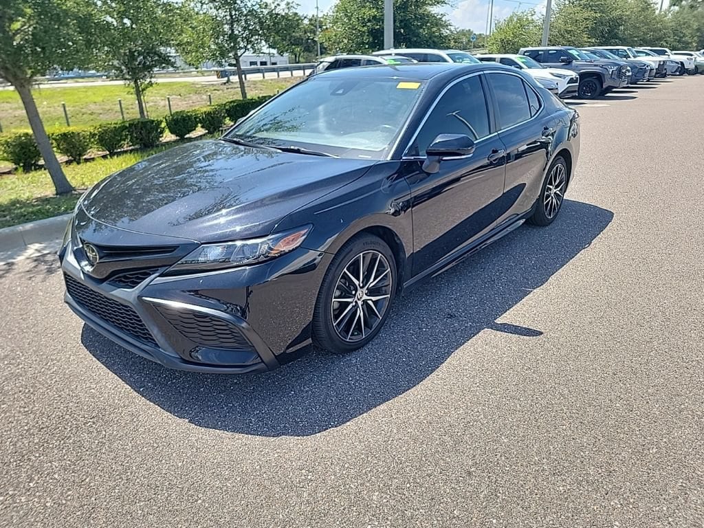 Used 2022 Toyota Camry SE Sedan