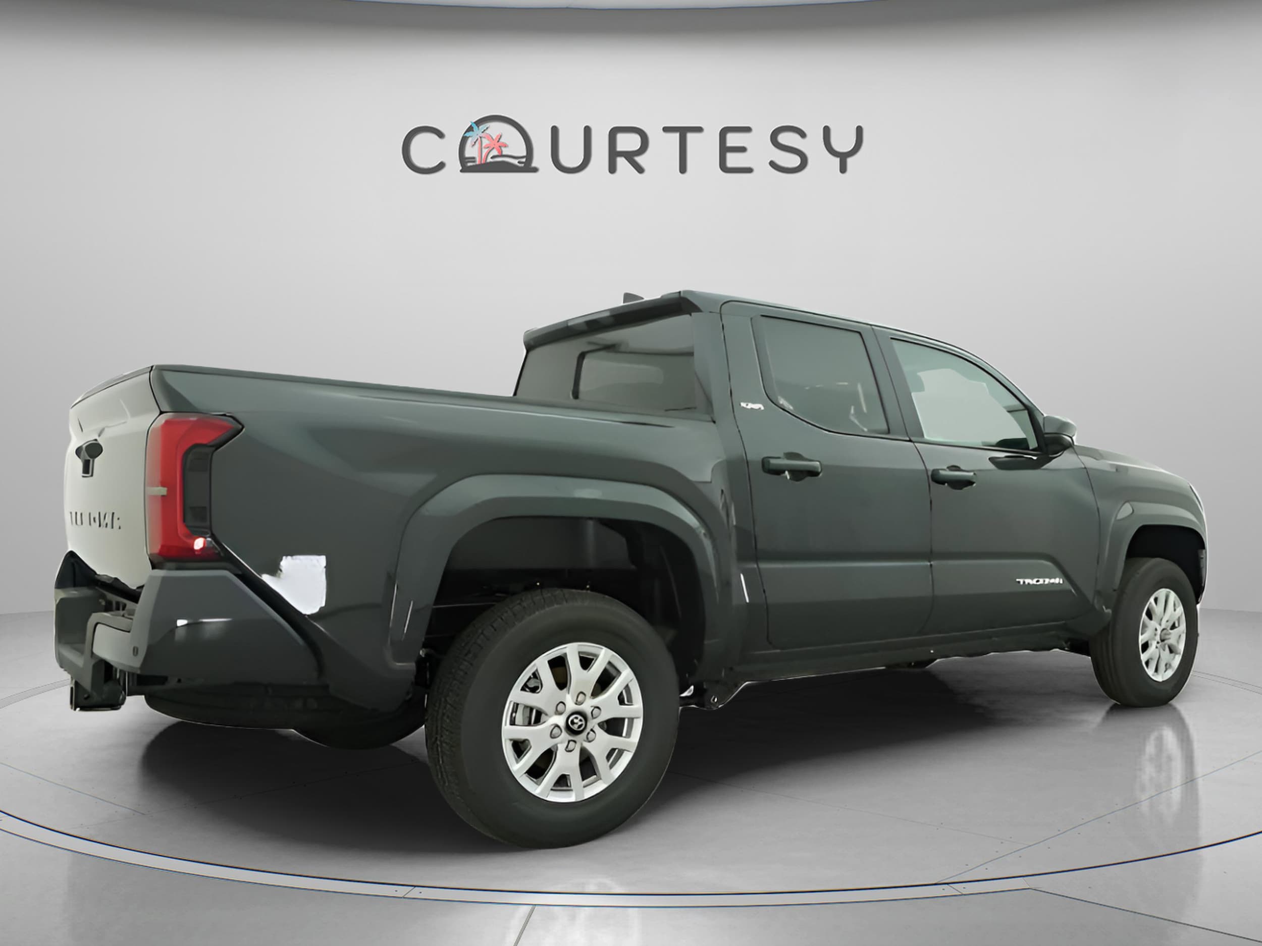 2026 Toyota Tacoma SR5 - Photo 13