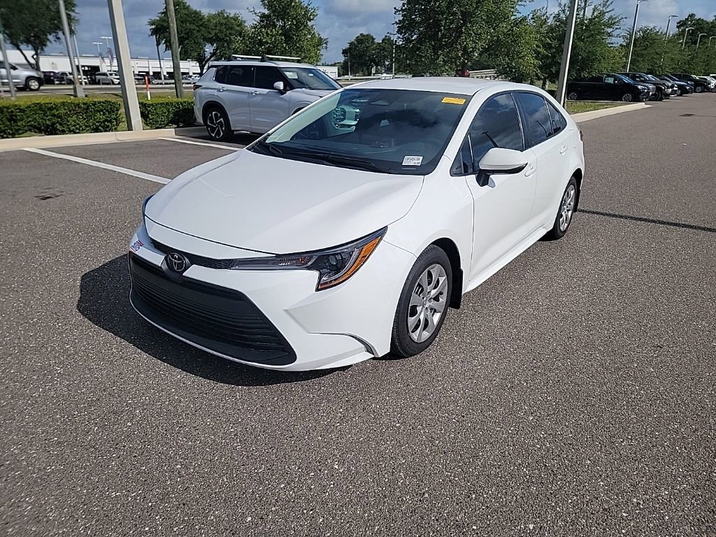 2025 Toyota Corolla LE CVT's photo
