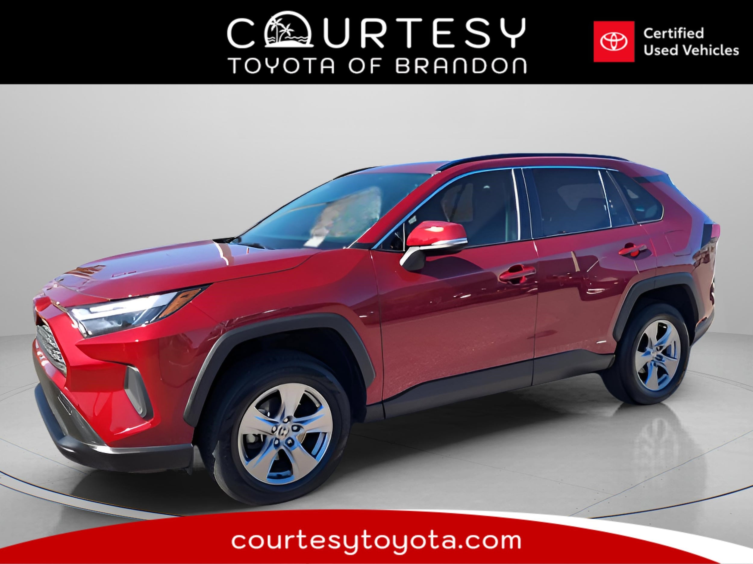 2022 Toyota RAV4 XLE's photo