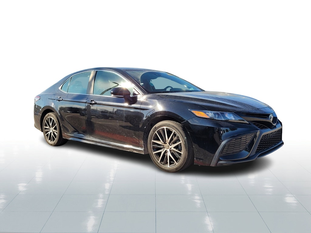 Used 2023 Toyota Camry SE Sedan