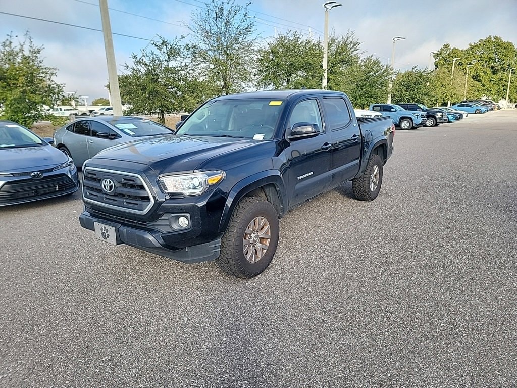 2017 Toyota Tacoma SR5's photo