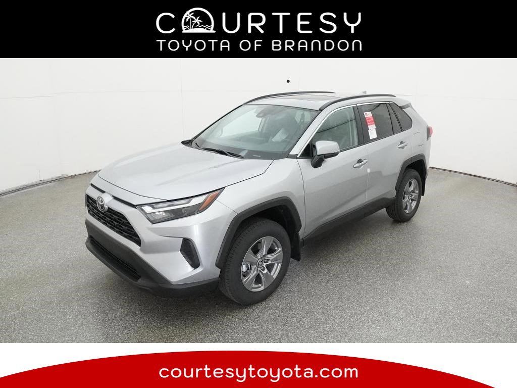 2025 Toyota RAV4 XLE's photo