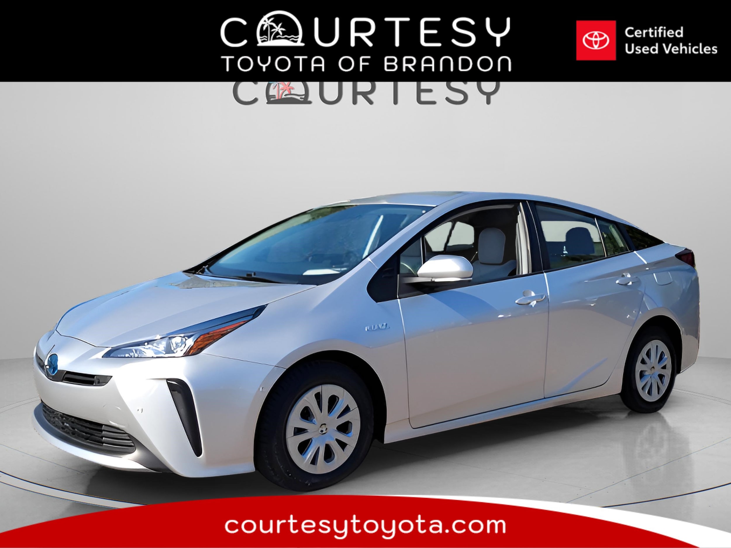 2022 Toyota Prius LE's photo