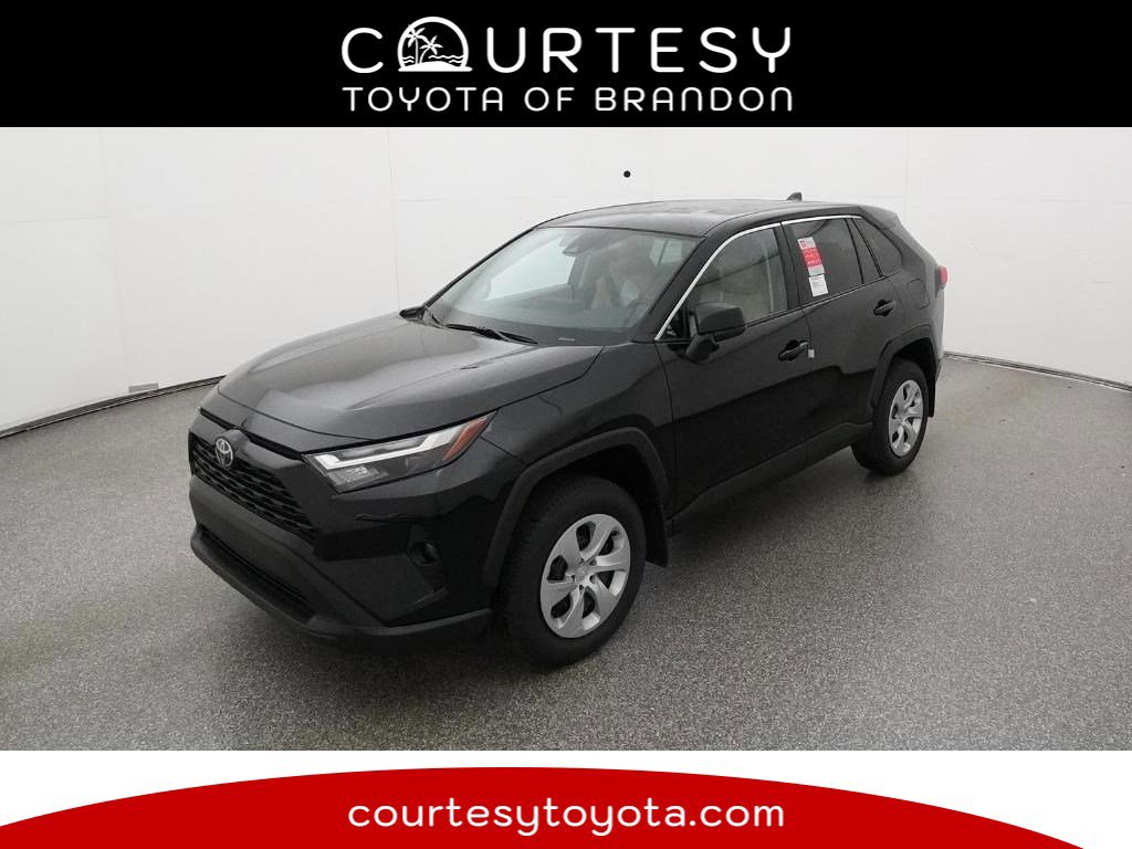 2025 Toyota RAV4 LE's photo