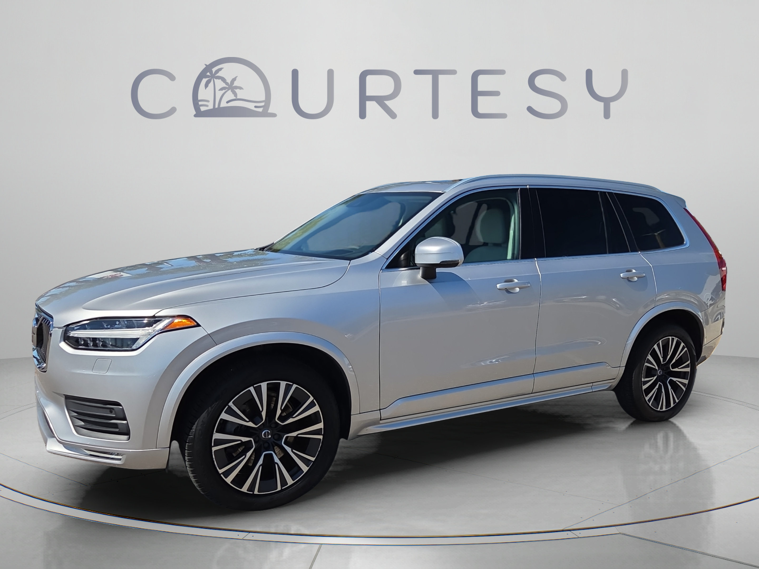 2021 Volvo XC90 Momentum SUV