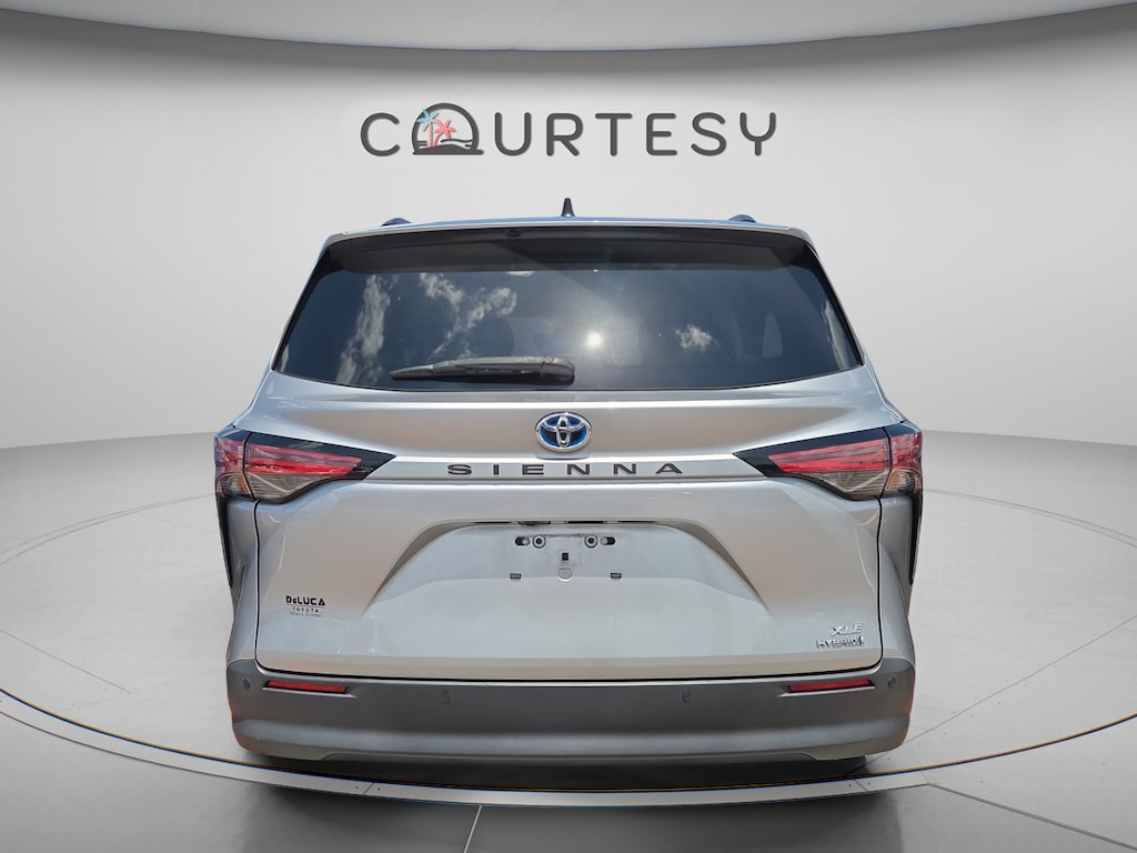 Certified 2021 Toyota Sienna XLE 7 Passenger Van