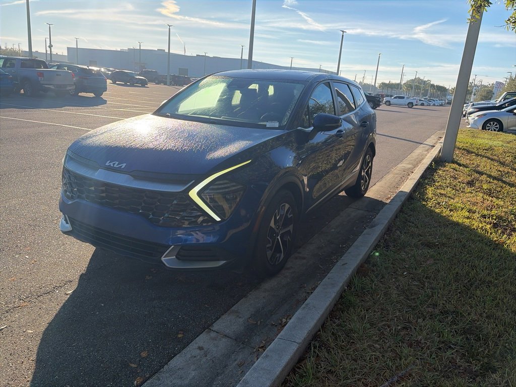 2024 Kia Sportage EX's photo