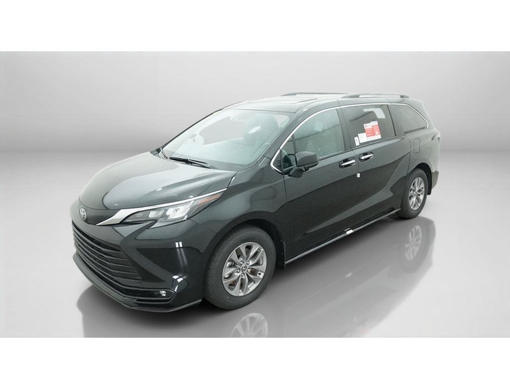 2026 Toyota Sienna XLE Van Passenger Van