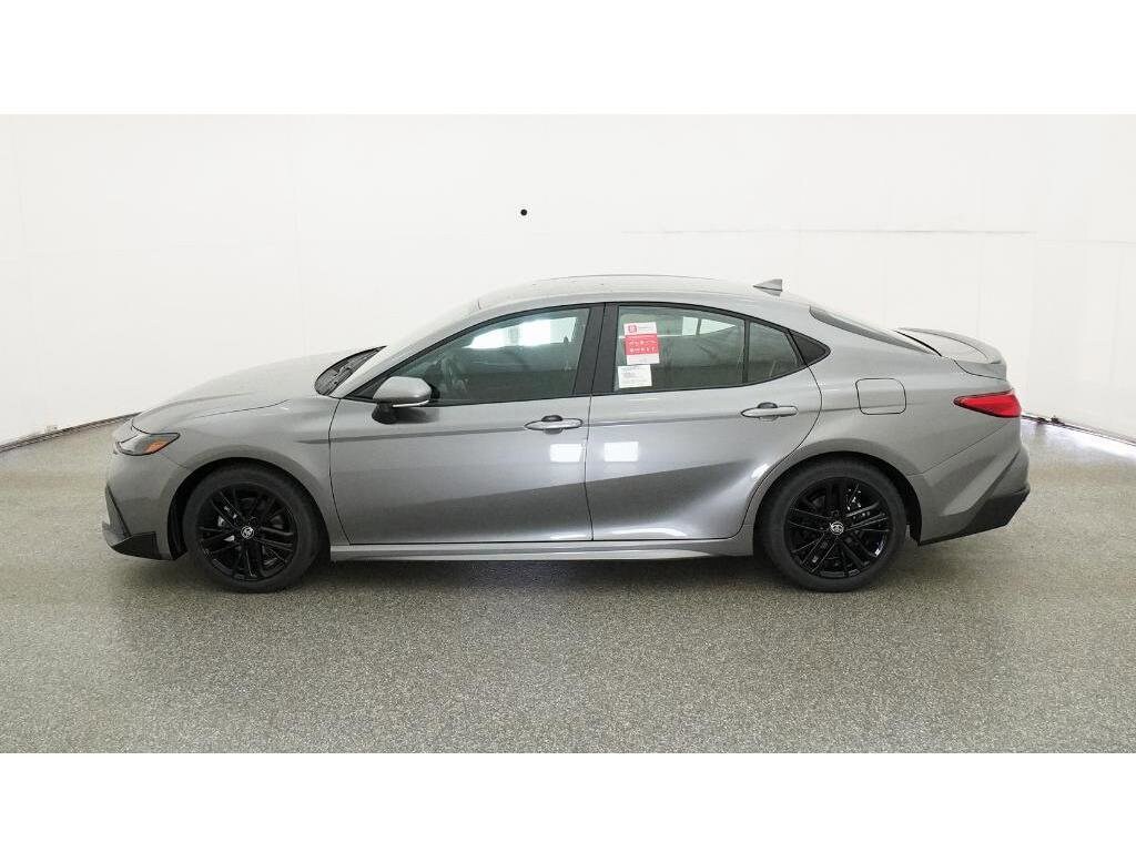 2026 Toyota Camry SE photo 3