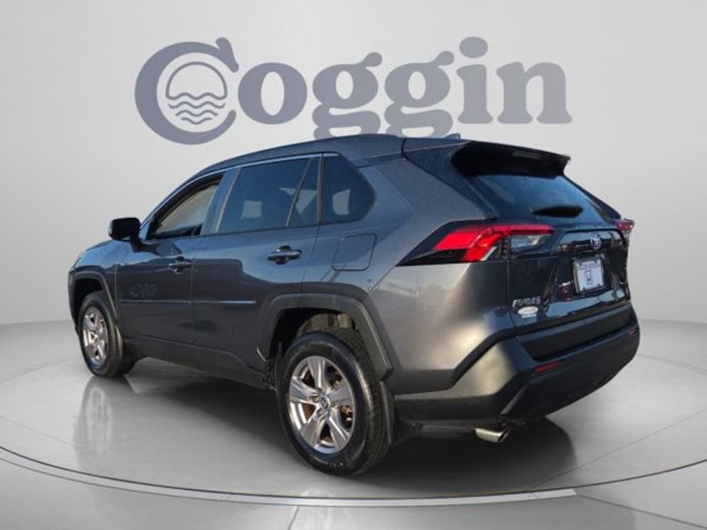 Used 2022 Toyota RAV4 XLE SUV