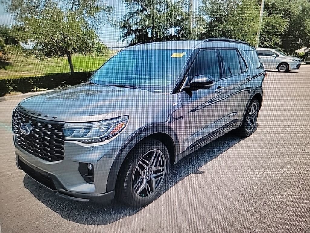 Used 2025 Ford Explorer ST-Line SUV