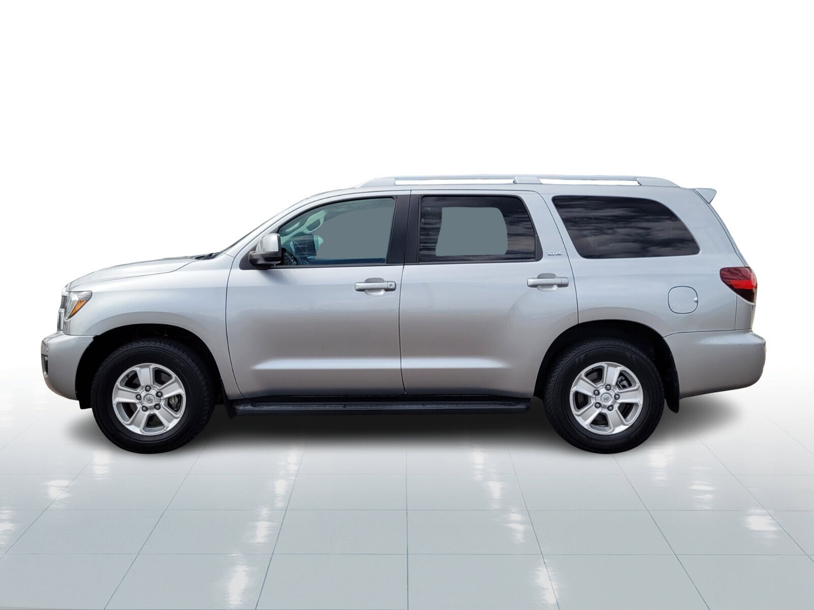 2022 Toyota Sequoia SR5 photo 3