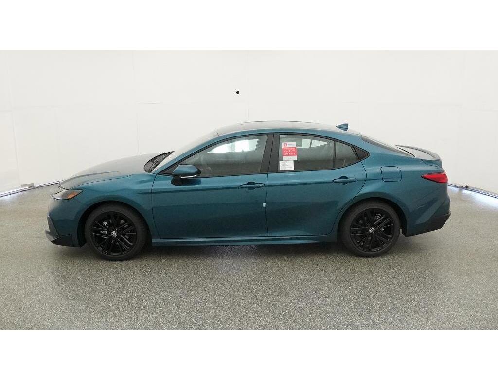 2026 Toyota Camry SE photo 3