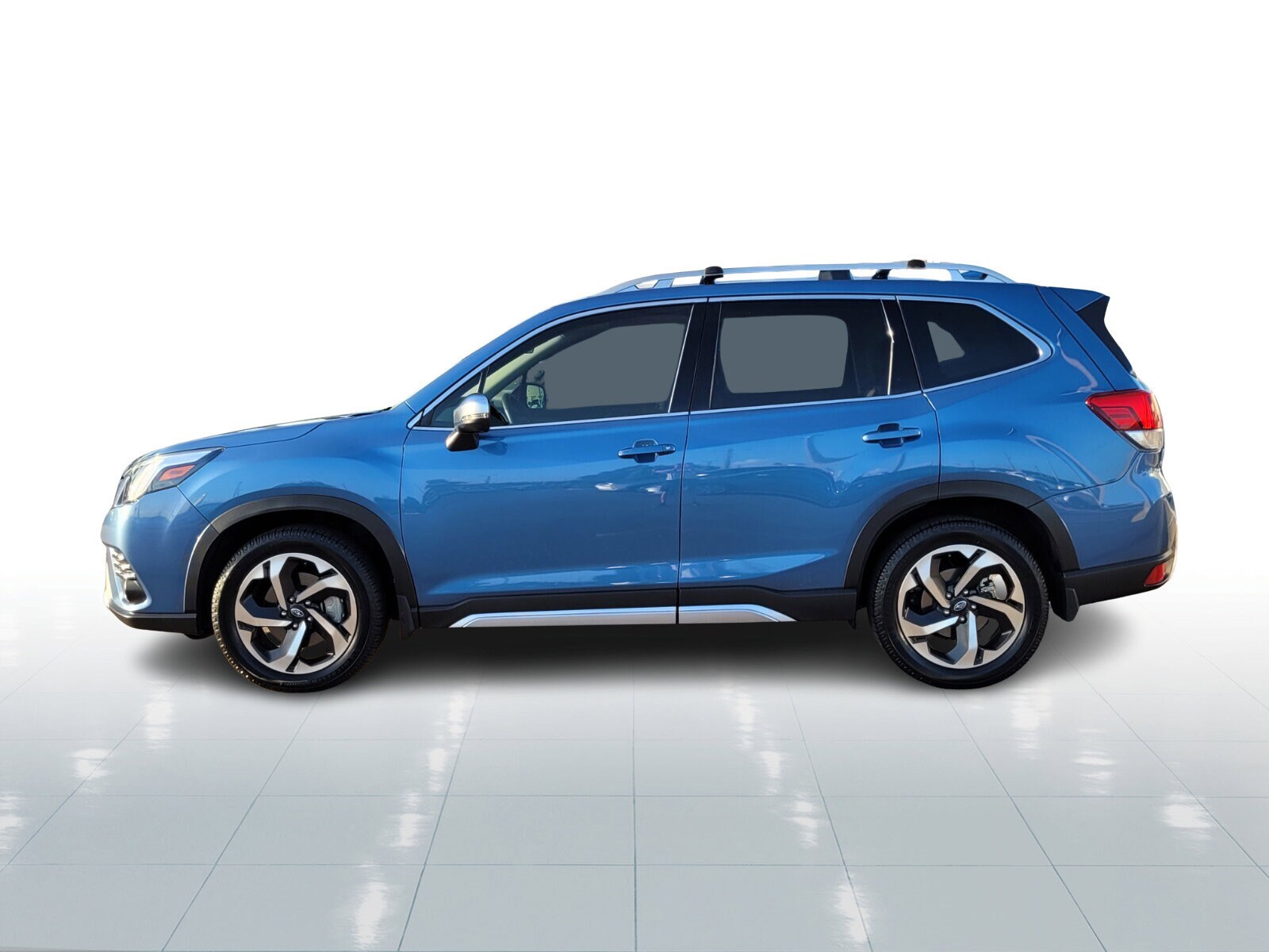 2022 Subaru Forester Touring photo 3