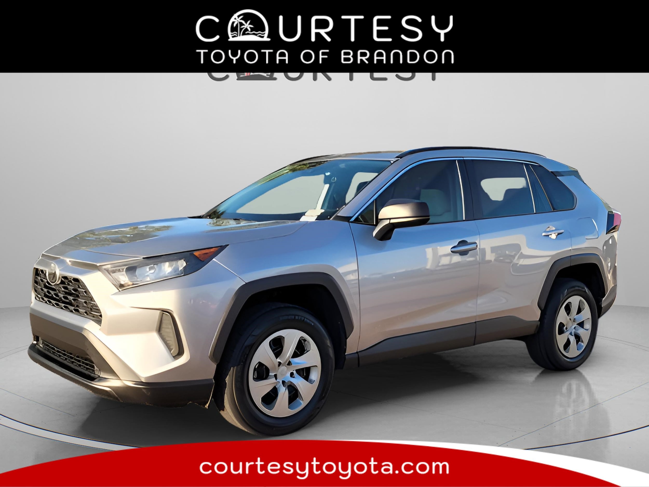 2020 Toyota RAV4 LE's photo