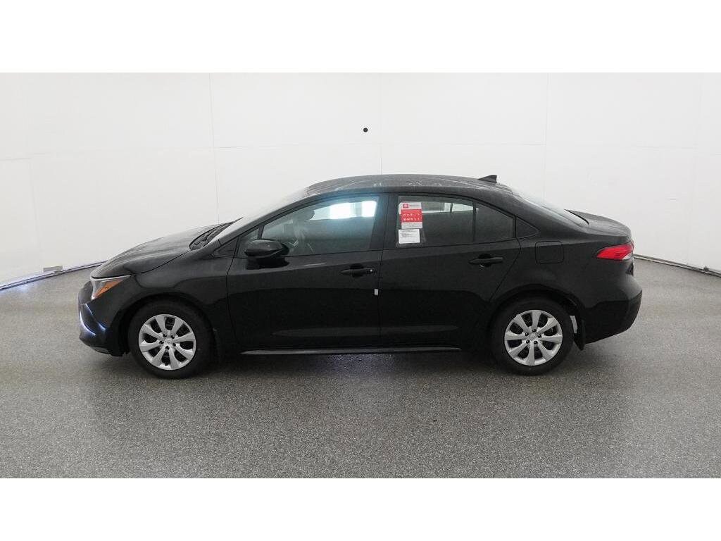 2026 Toyota Corolla LE photo 3