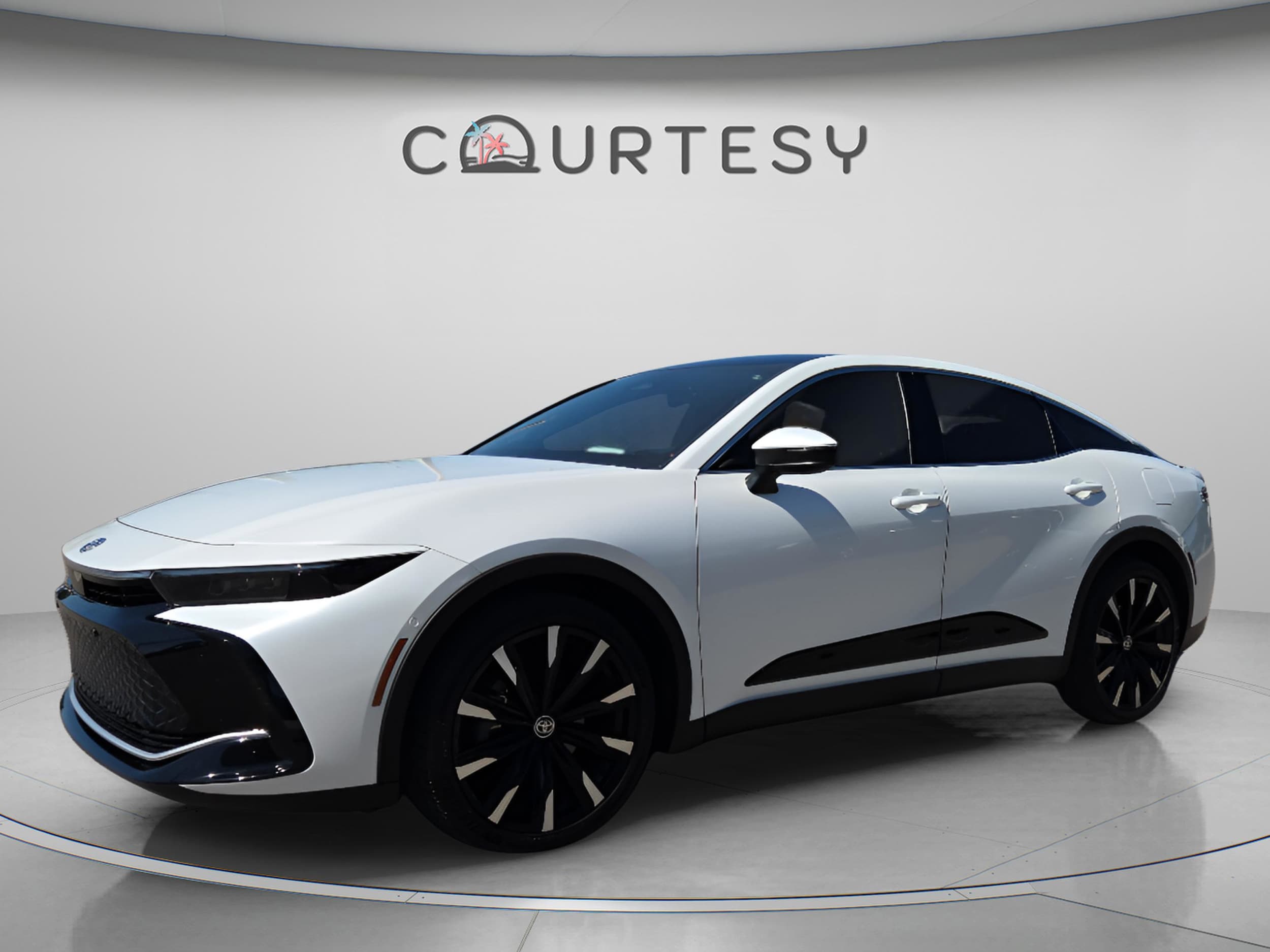 2024 Toyota Crown Platinum AWD's photo