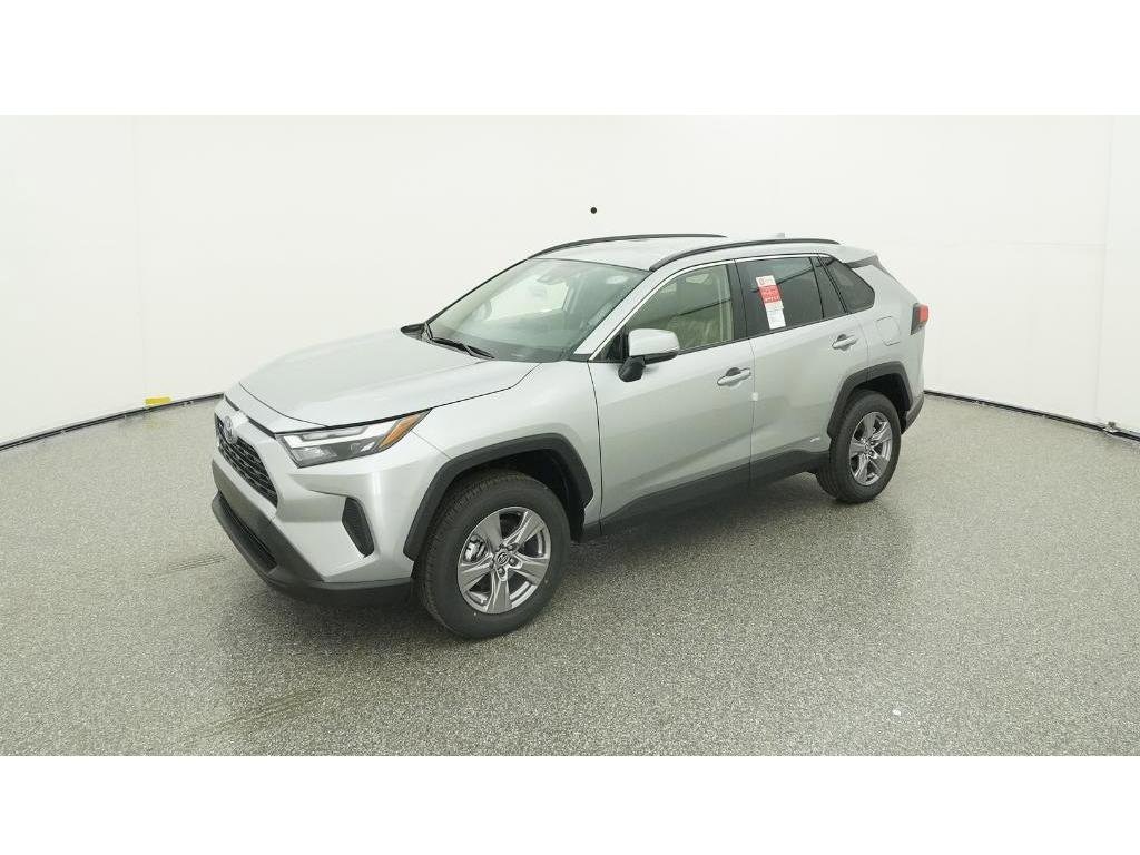 2025 Toyota RAV4 XLE's photo