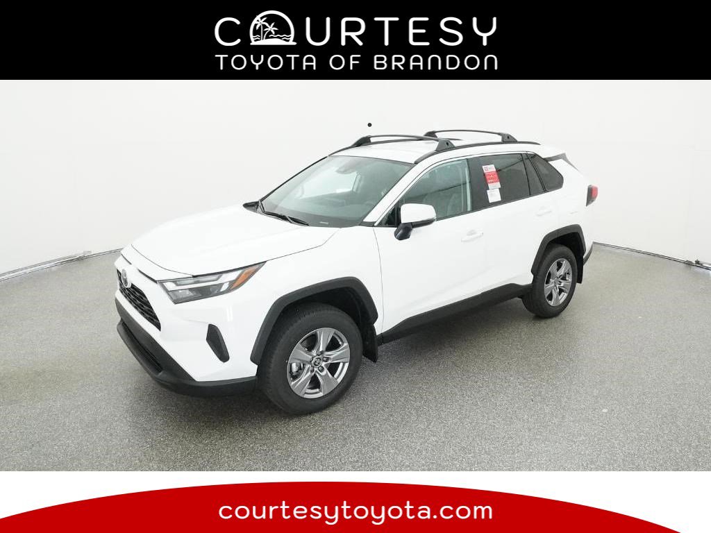 2025 Toyota RAV4 XLE's photo