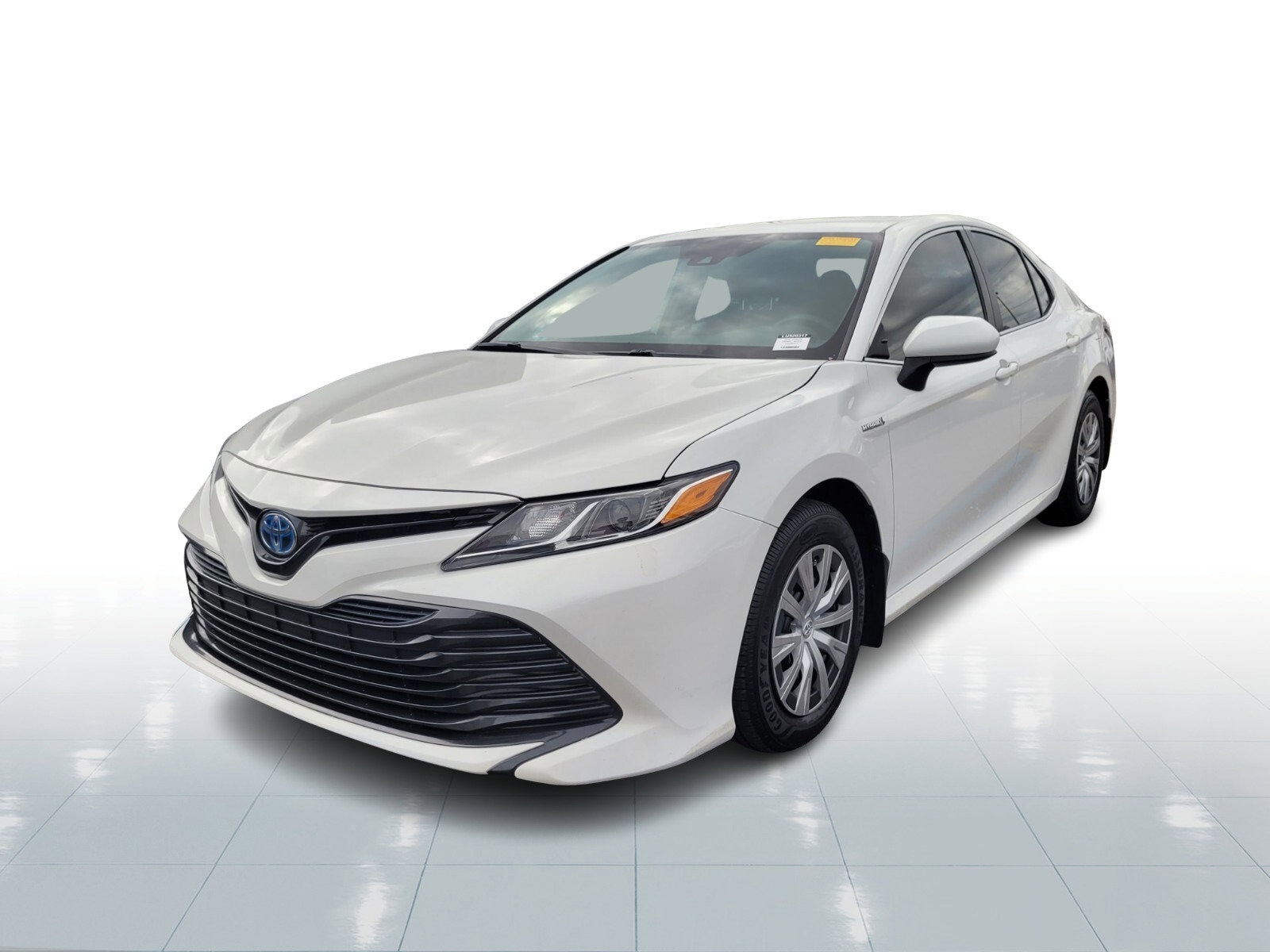 2020 Toyota Camry LE's photo