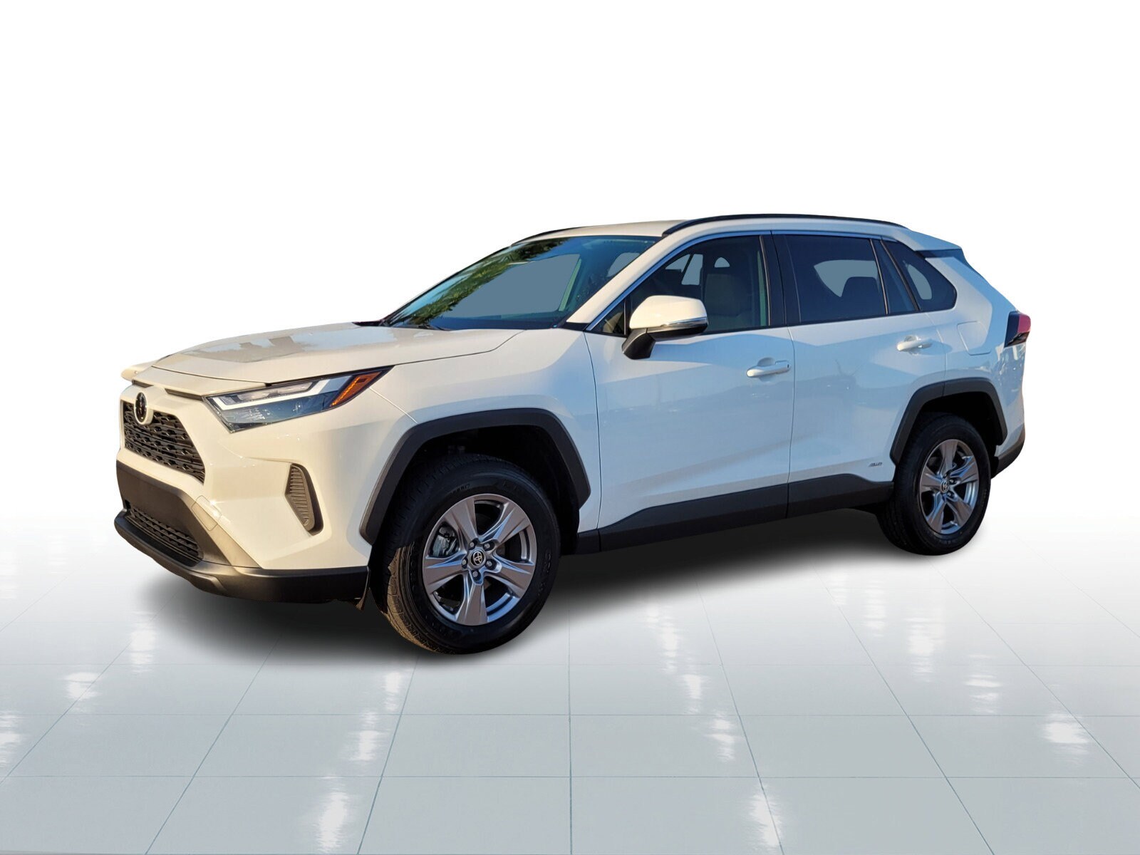 2025 Toyota RAV4 Hybrid XLE photo 2