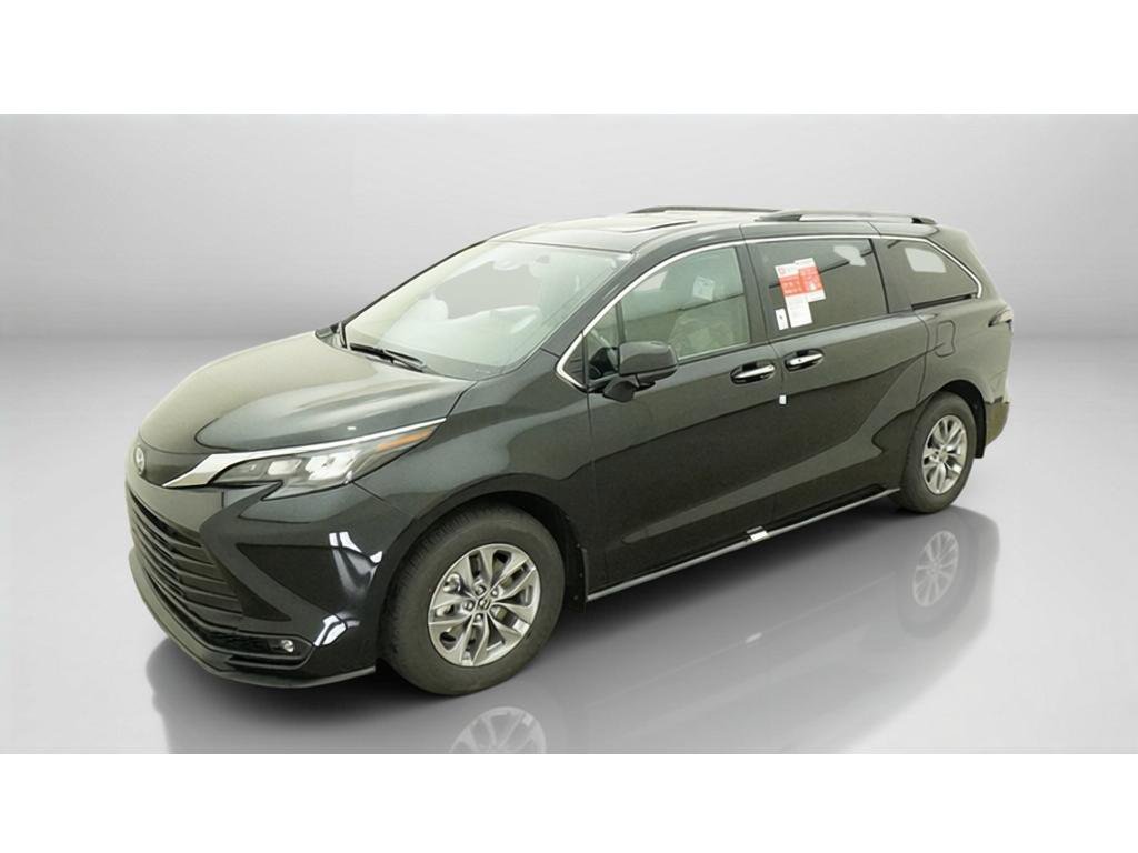 2026 Toyota Sienna XLE Van Passenger Van