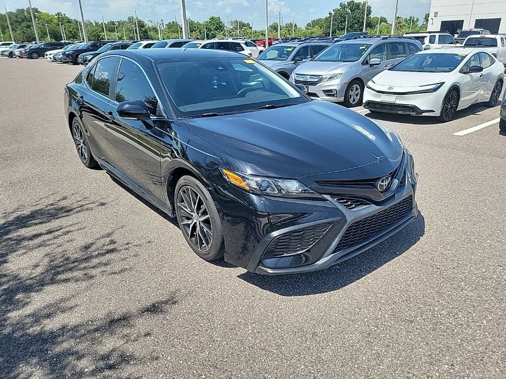Used 2022 Toyota Camry SE Sedan