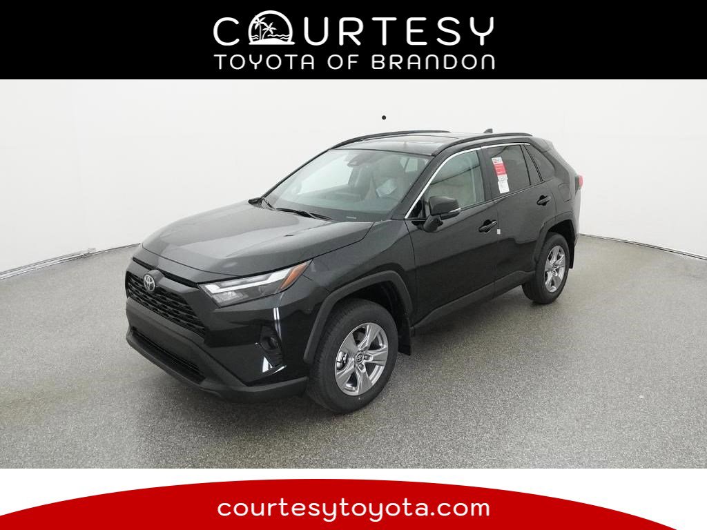 2025 Toyota RAV4 XLE's photo