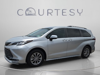 2021 Toyota Sienna XLE 7 Passenger Van