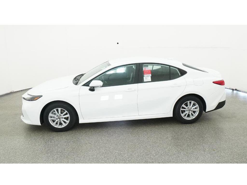 2025 Toyota Camry LE photo 3