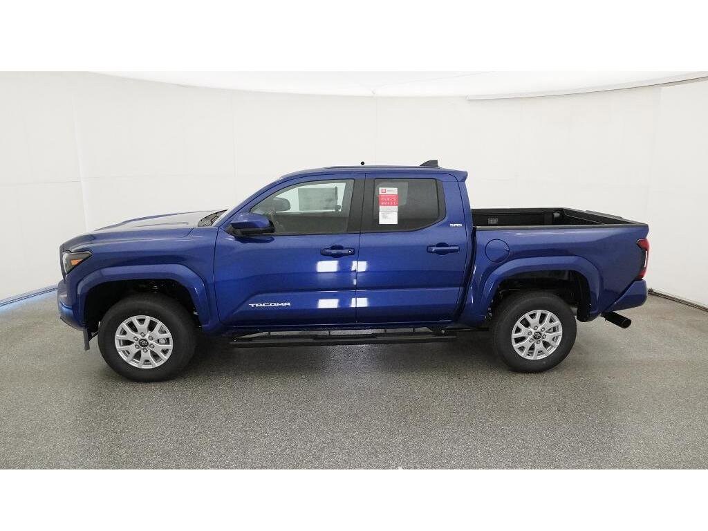 2025 Toyota Tacoma SR5 photo 3