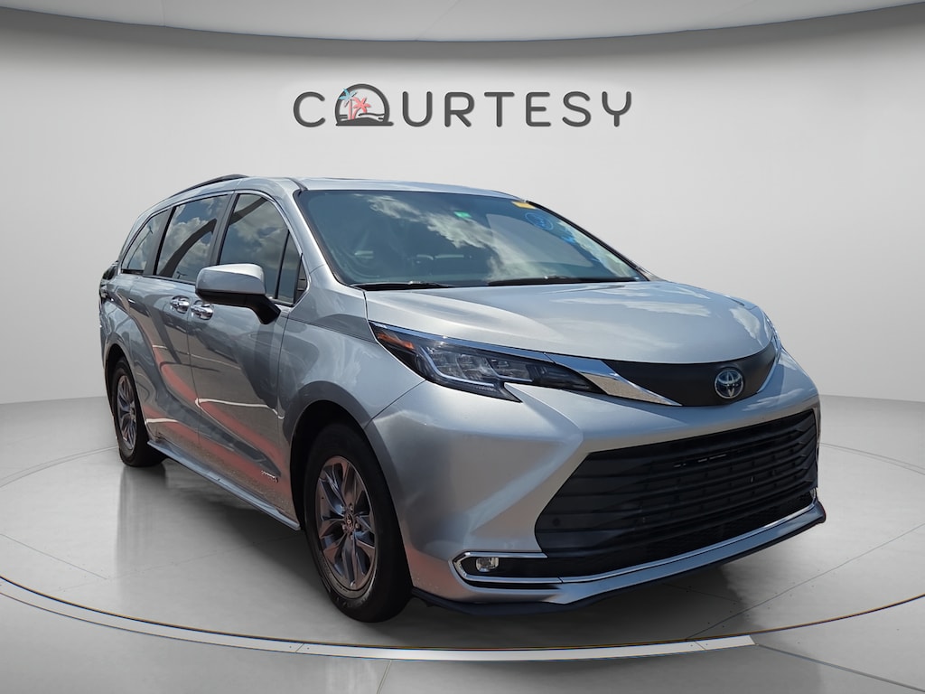 Certified 2021 Toyota Sienna XLE 7 Passenger Van