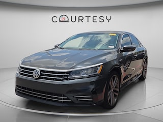 2017 Volkswagen Passat R-Line w/Comfort Pkg Sedan