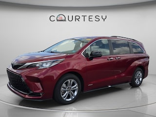 2021 Toyota Sienna XSE 7 Passenger Van