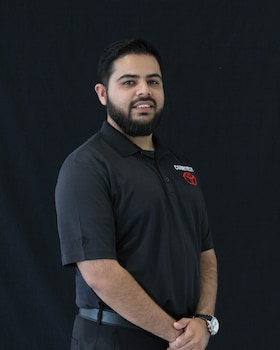 Staff member Mohamed Nasser from ID_d4b298cd5986