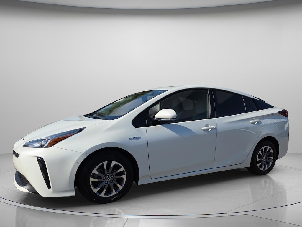 Used 2019 Toyota Prius L Eco Hatchback