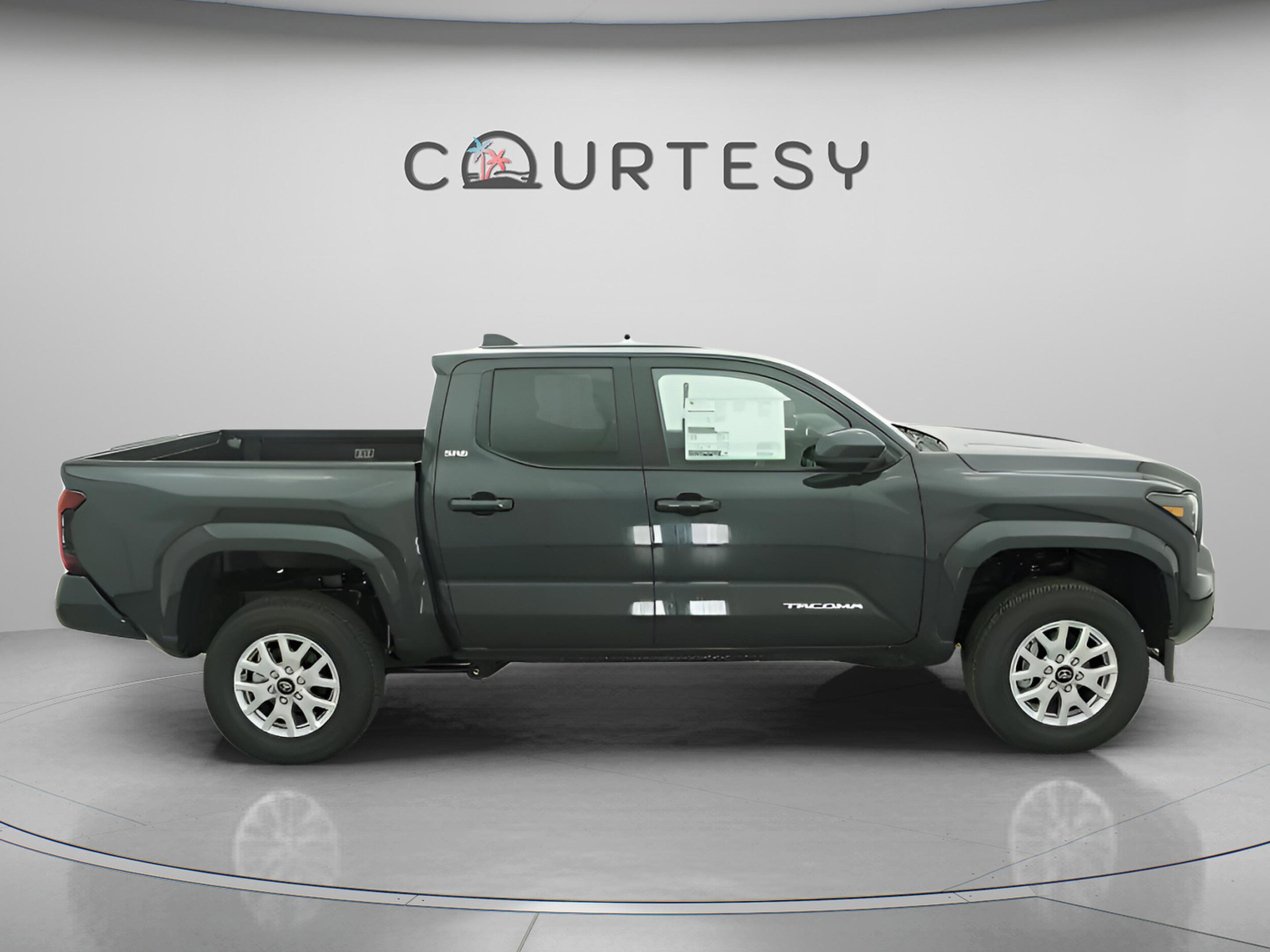 2026 Toyota Tacoma SR5 - Photo 16