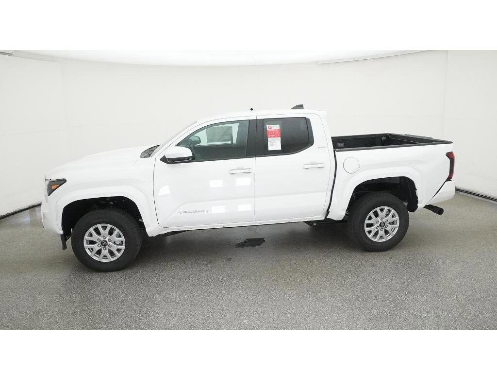2025 Toyota Tacoma SR5 photo 2