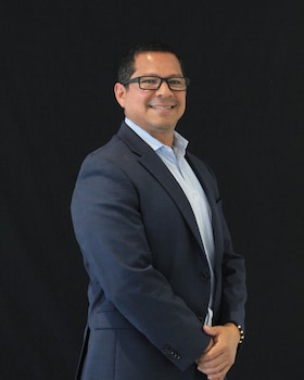 Staff member David Naranjo from ID_912eb8c3fbb7