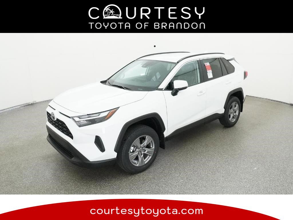 2025 Toyota RAV4 XLE's photo
