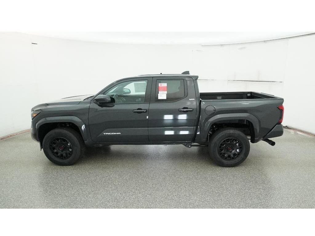 2025 Toyota Tacoma SR5 photo 3